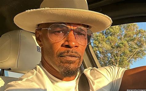 Jamie Foxx Spotted Holding Hands With Girlfriend Alyce Huckstepp On