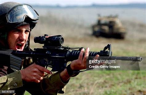 Israels Golani Infantry Brigade Trains In The Golan Heights Fotografías