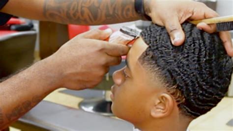 Also mentioned as 360s, waves, or spinnas, 360 waves is one of the most popular black men haircuts. 360 WAVES HAIRCUT TUTORIAL | BALD TAPER WITH WAVES - YouTube