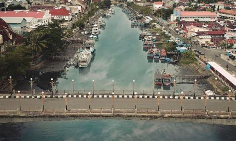 Jembatan Siti Nurbaya Menikmati Malam Di Ikon Wisata Kota Padang