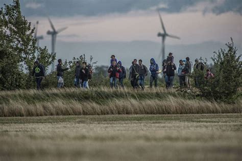 denmark struggles in its efforts to control migrants wsj