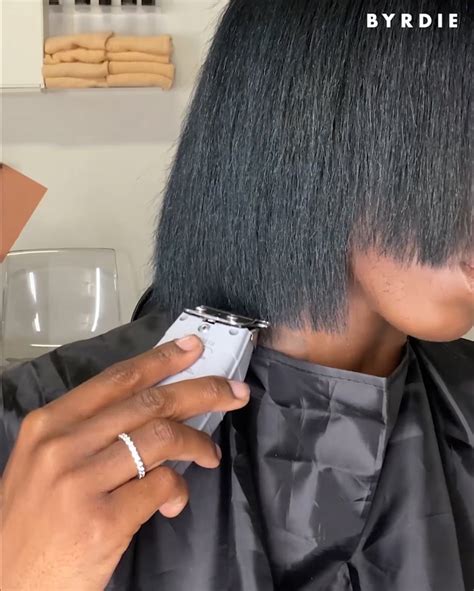 Watch How To Trim Natural Hair At Home In 9 Steps