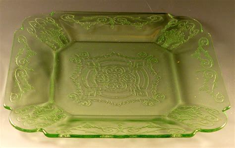 lorain depression glass beautiful basket pattern in green and yellow from indiana