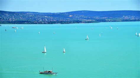 Het voordeel van hongarije is het landklimaat. Het Balatonmeer - Waar moet je heen & hoe kom je er?