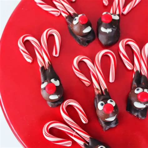 Fun And Easy Candy Cane Reindeer Christmas Recipe