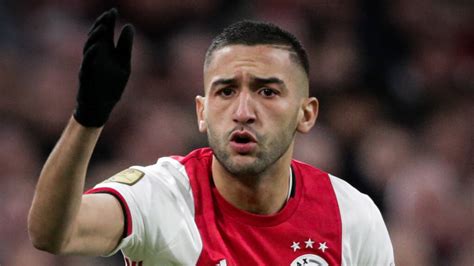 Alle zondagse wedstrijden afgelast wegens noodweer. Nieuwe data: AZ-Feyenoord op 8 april, Utrecht-Ajax een dag ...
