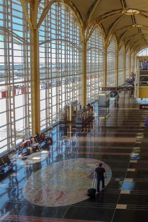 Interior En Ronald Reagan National Airport Fotografía Editorial
