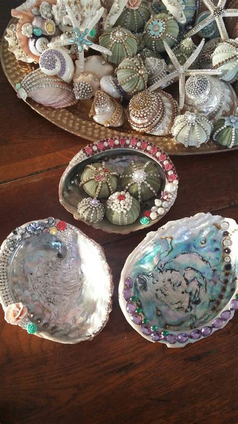 Pin by Paola Marmouget on sea shells | Seashell art, Shell crafts