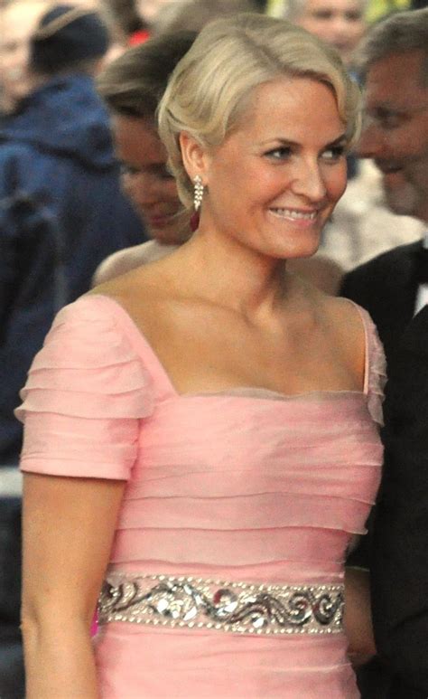 A norwegian commoner and single mother with a disadvantaged past,. Prinses Mette-Marit van Noorwegen