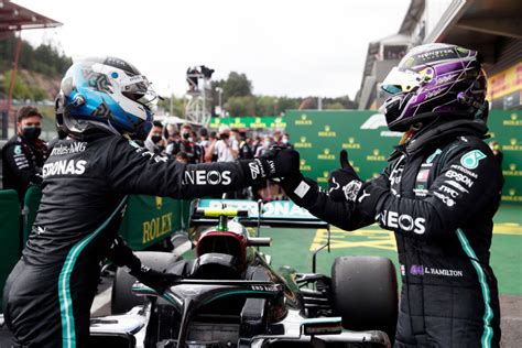 Lewis Hamilton antaa kunniaa Bottakselle menestyksestään: 