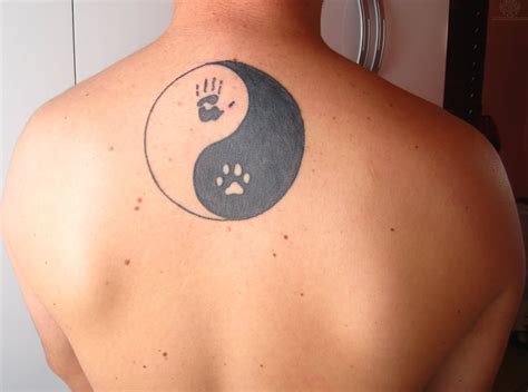 28 Yin Yang Tattoos With Opposing Meanings Dragon Yin Yang Tattoo Ying