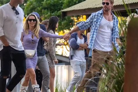 Chris Hemsworth And Matt Damon Enjoy Lunch Date In Australia With Wives Elsa Pataky And Luciana