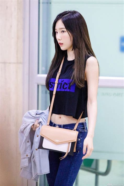 Taeyeon Wore A Crop Top And Exposed Her Perfect Midriff Koreaboo