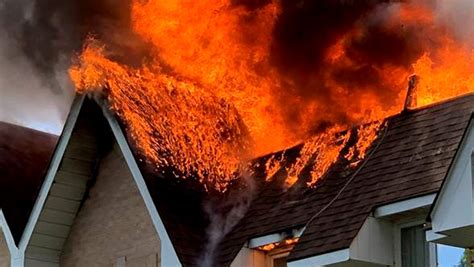 Massive fire breaks out at townhouse complex in Richmond Hill, Ont ...