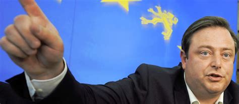 En godzijdank deed bart de wever alsof hij doof was. Bart De Wever, l'homme-clé de la Belgique - Le Point