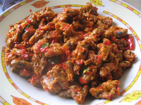Kentang yang sudah dikupas bisa disimpan dalam kulkas maupun freezer. ragam yang memberi inspirasi: Kerang Balado
