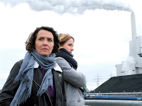 Luzia oppermann wuchs in wien auf, wo sie von 2012 bis 2015 in inszenierungen des jugendclubs jungersalon mitwirkte. Luzia Oppermann Schauspielerin Polizeiruf : Polizeiruf ...