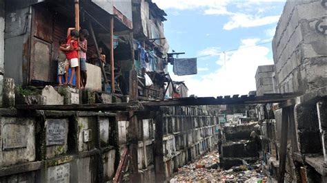 People Living On A Cemetery In Manila Philippines Rurbanhell