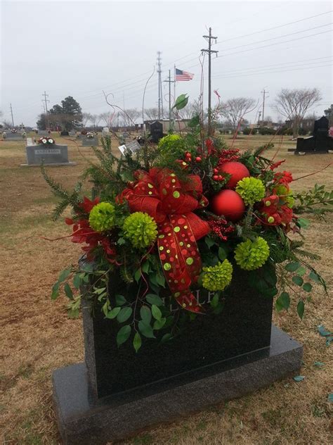 See what customers have to say about their stunning flowers. 92bc9477715e7a17f768f520527d2a30.jpg (720×960) | Cemetery ...