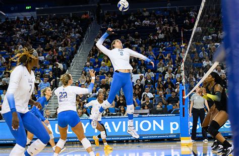 Womens Volleyball Snaps Three Match Winning Streak With Loss To Oregon Daily Bruin