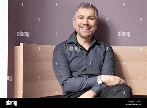 Mann Mittleren Alters Lächeln Stockfotografie Alamy
