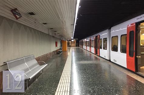 Ambulancias y bomberos en camino por accidente en la estación del metro olivos, línea 12. Metro Reina Elisenda Barcelona - Estación de metro Reina ...