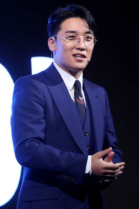 1뇌지컬 운영 정점 보여준 담원 기아, 2세트까지 승리. 경찰 '아이돌 그룹 빅뱅 승리 '성접대 의혹' 내사 착수'