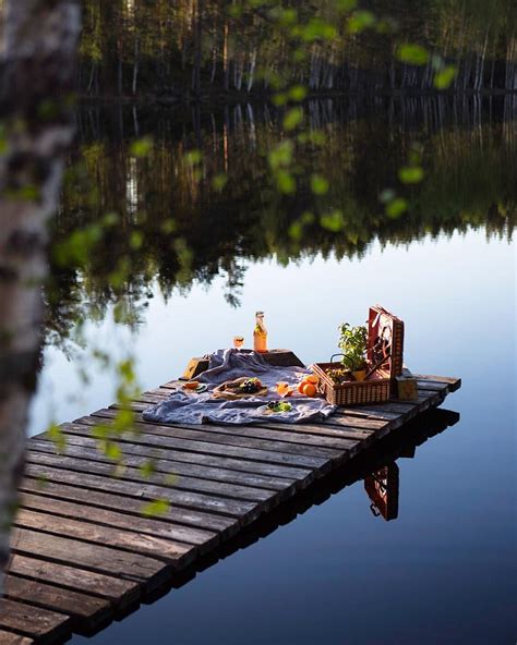 Summer Evening Picnic By The Lake Romantic Picnics Picnic Picnic Pictures