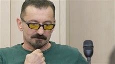 Vetchý jen stěží pohovoří o roli, o jeho rodině neví kromě jeho nejbližších nikdo téměř nic. Karel Gott slaví 65 let. Pojede dál? - iDNES.cz