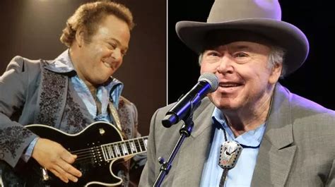 Roy Clark Dead Country Music Star And Hee Haw Host Dies At 85 Mirror