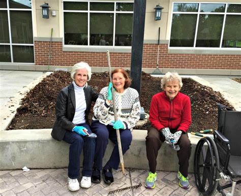 Gardening Therapy And Seniors With Dementia