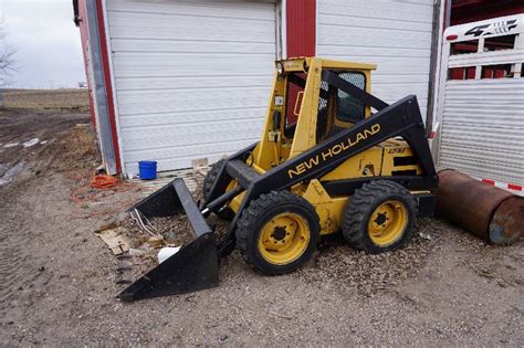 Early 1990s Model New Holland L553 Bobcat Skid Loader Skid Steer