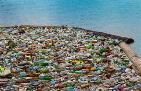 Küste Verstopft Mit Plastik Aus Einem Der Am Stärksten Verschmutzten