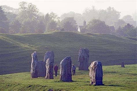 The Stonehenge Tourist Guide Avebury Stone Circle Wiltshire