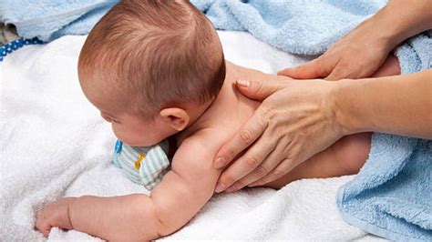 Masaje Neonatal Cuáles Son Sus Beneficios Y Cómo Hacerlo