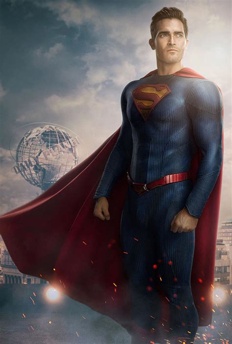 The Cw Reveals Tyler Hochlins New Superman Costume