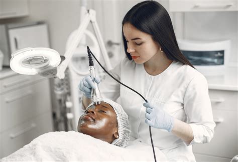 What Is Cosmetic Dermatology Apt Injection Training