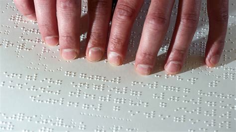 Die blindenschrift braille in der deutschen version. Wie funktioniert Blindenschrift? - Welt der Wunder TV