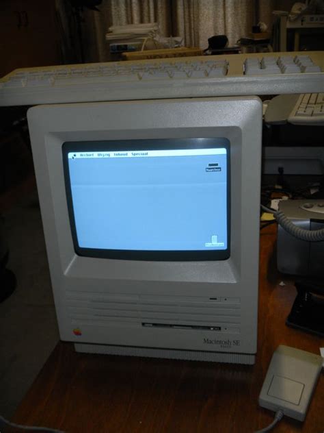 Macintosh Se Model Fdhd M5011 With Original Keyboard Catawiki