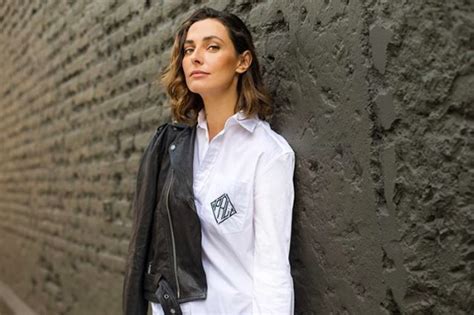 Como buen hijo artistas, ha heredado su chispeante personalidad e histrionismo de la que no teme hacer gala cuando se presenta la ocasión. Víctimas consideran "una burla" indemnización ofrecida por ...