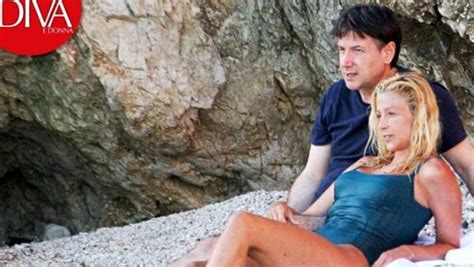 The latest tweets from giuseppe conte (@giuseppeconteit). Conte, relax al mare con la fidanzata Olivia Paladino: le ...