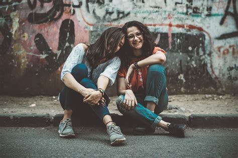 Howstuffworks looks at different types of friendships and why they may end. These Amazing Quotes Are All About Female Friendship