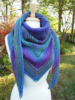 Thanks pinpilan wangsai for sharing this free knitting pattern.the link for the free pattern is provided below photo. Easy Garter Stitch Shawl Recipe - Free pattern - I'm a ...