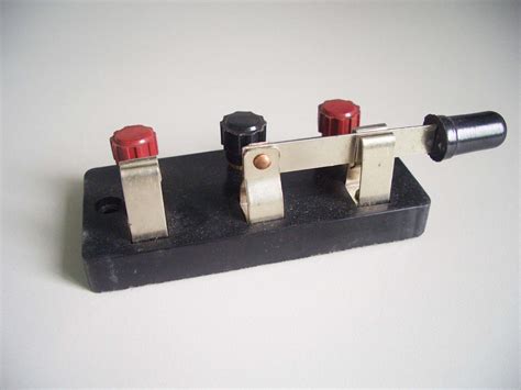 Deluxe Single Pole Single Throw Switch For Physical Lab - Buy Single Pole Single Throw Switch ...