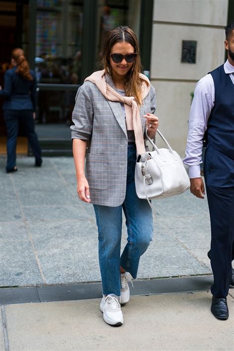 How To Wear Jeans Jessica Alba How To Wear Jeans 2019 Popsugar