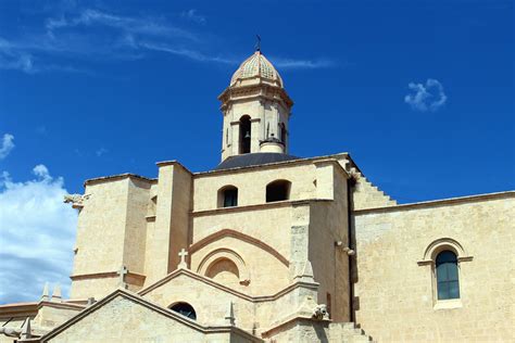 Free picture: cross, sky, building, architecture, dome, historical