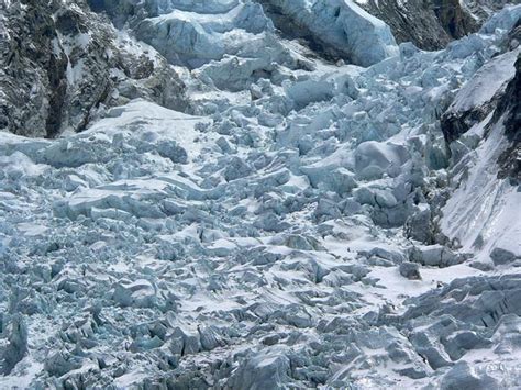 Tragedy At 29000 Feet The 10 Worst Disasters On Everest Outside Online