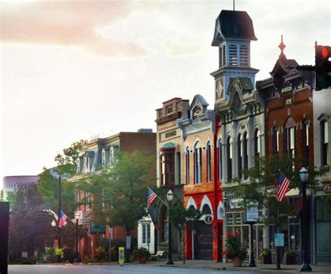 Medina Is The Best Town Near Cleveland To Visit This Fall