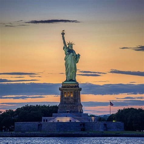 Essential Nyc Guide To The Statue Of Liberty New York City Vacation