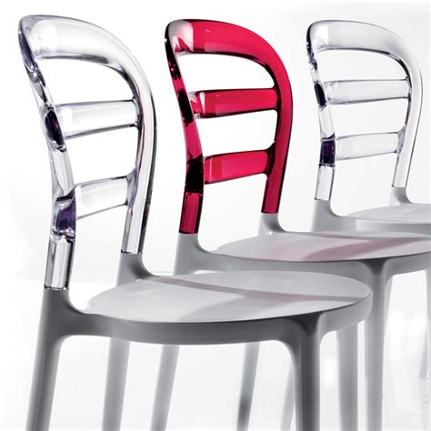 Пластиковые стулья для кухни (22 фото): современные кухонные стулья из ...